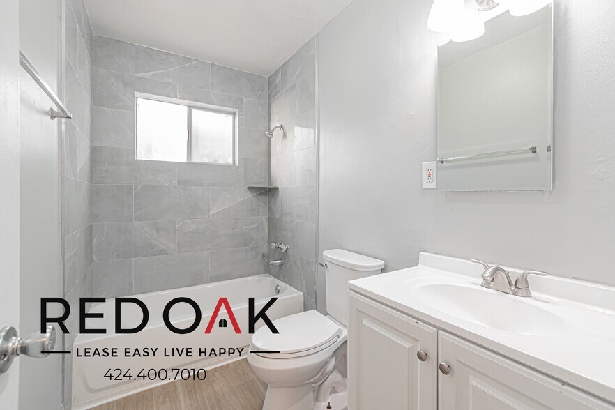 Building Photo - 660 S Riverside Ave