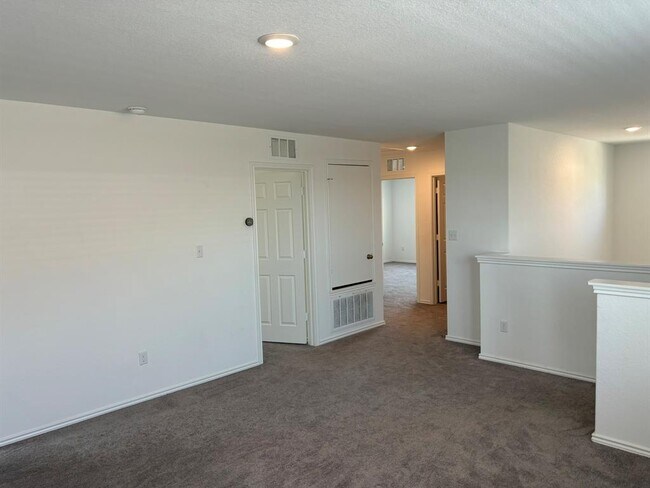 Building Photo - 108 Bennington Dr
