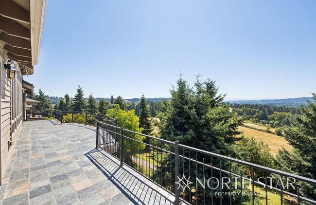 Building Photo - Executive Estate in Atherton Heights with ...