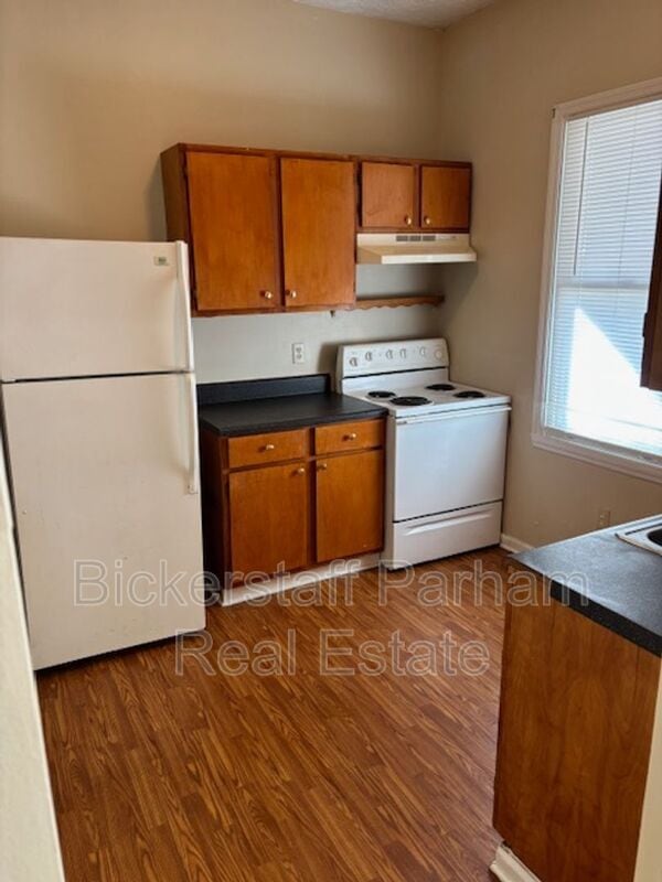 Building Photo - 1233 Eberhart Ave