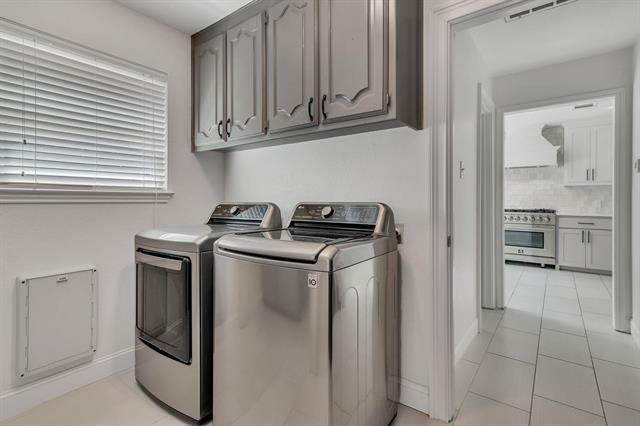 Building Photo - 4215 Green Meadow E