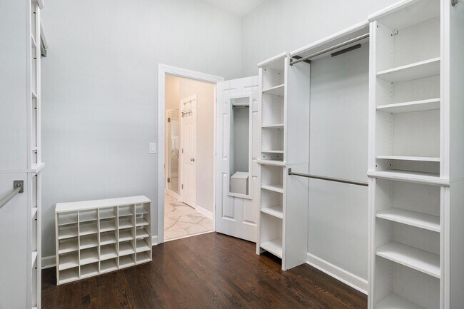 Building Photo - 200 N Ladd Ct