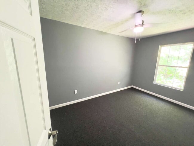 Building Photo - 2 Bed 1 Bath Apartment in Fair Play
