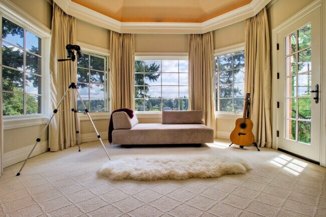 Building Photo - Waterfront Comfort with Timeless Style ava...