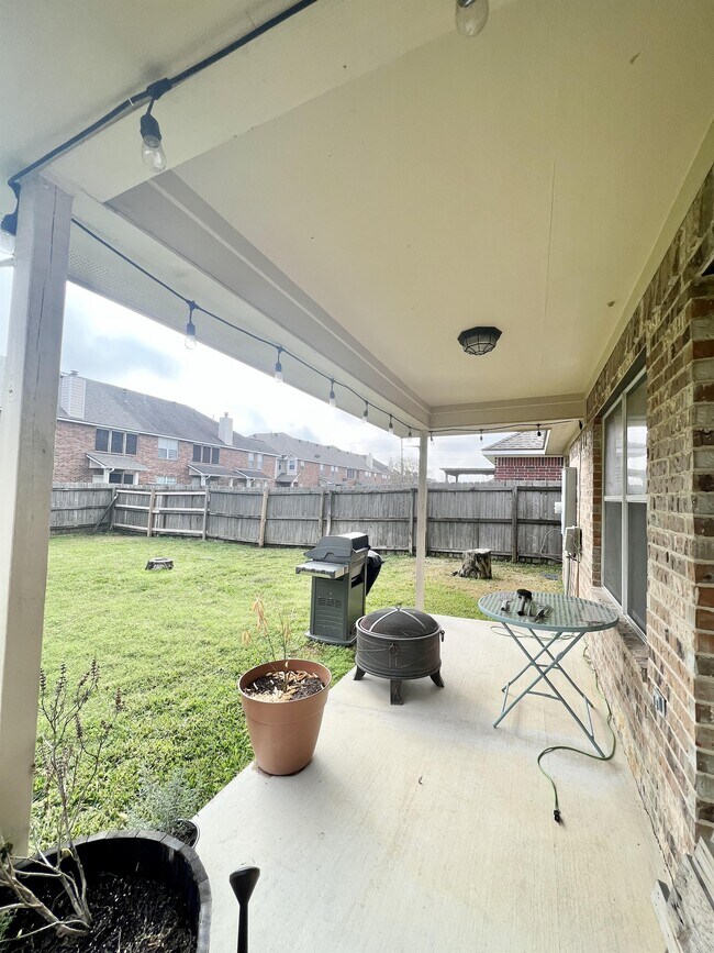 Building Photo - 4344 Spring Garden Dr