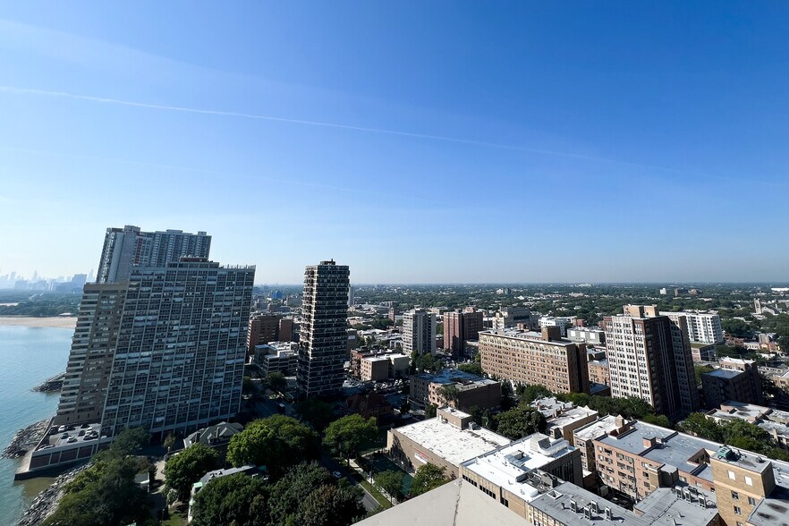 View from Sundeck - 6301 N Sheridan Rd