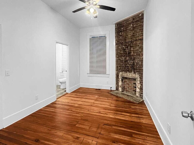 Building Photo - 1012 E Park Ave