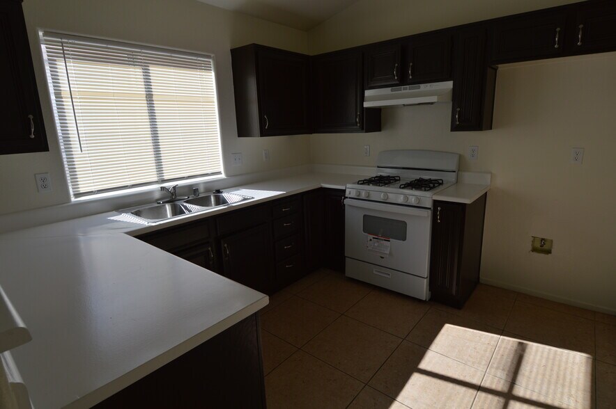 Building Photo - 3944 Canyon Meadows Ct