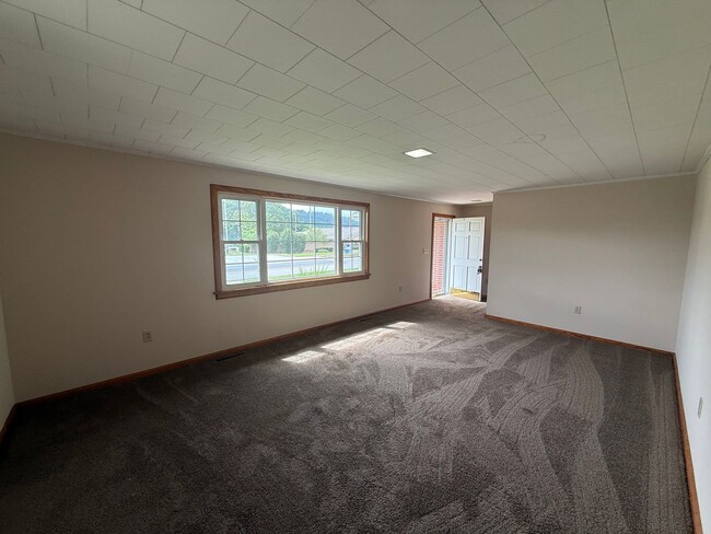 Building Photo - 1010 Blount Ave
