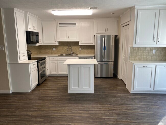 Building Photo - 5702 Golden Grove Ln