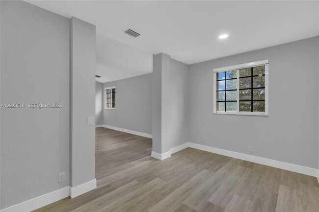 Building Photo - 1140 Cedar Falls Dr