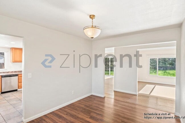 Building Photo - 808 Tremont Ct