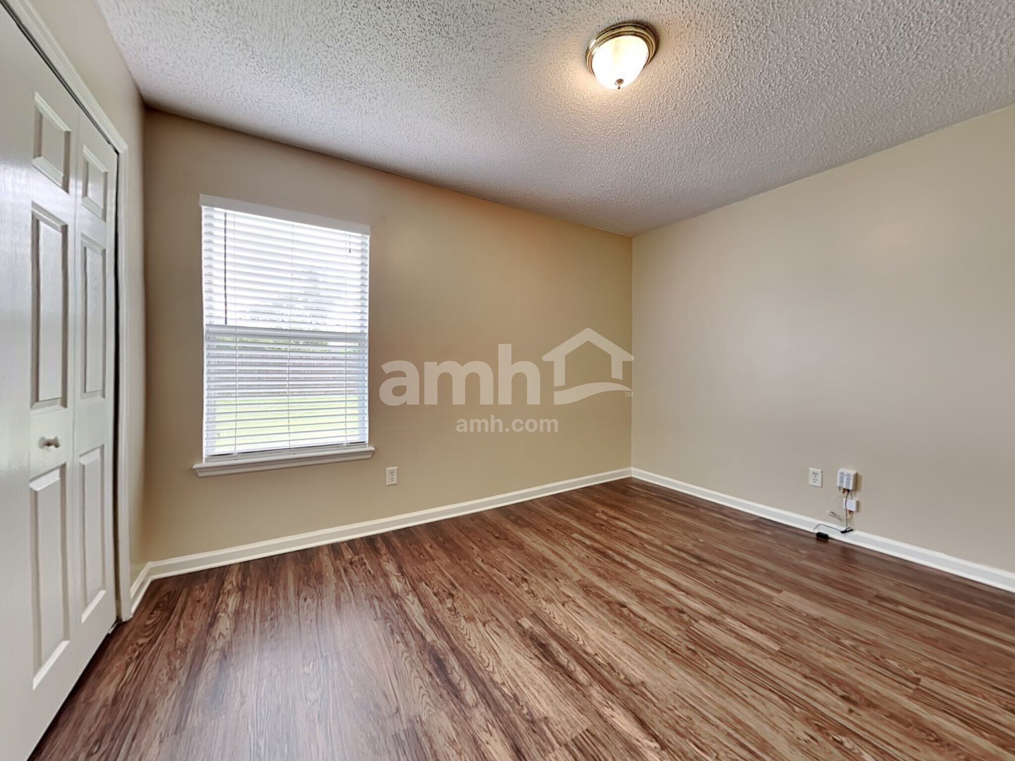 Building Photo - 3370 Westfield Dr