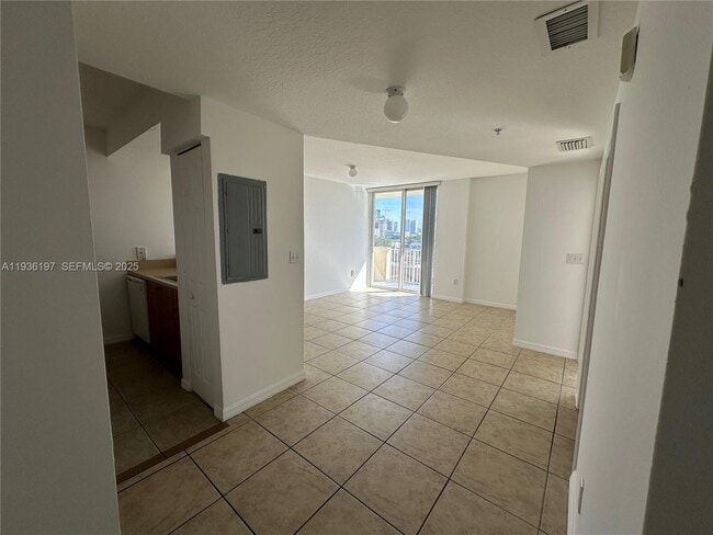 Building Photo - 119 SW 6th Ave