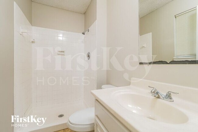 Building Photo - 2906 NW 3rd Terrace