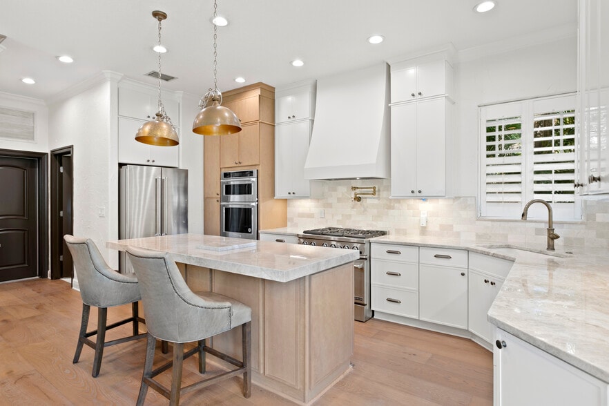 Building Photo - 2936 W Knights Ave