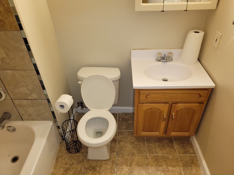 Building Photo - 378 Hawthorne St