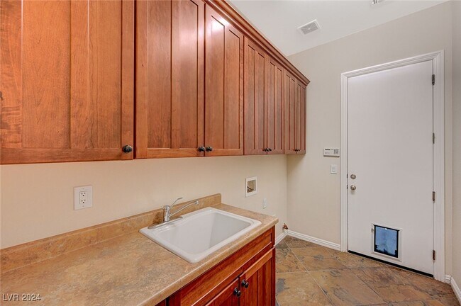 Building Photo - 5 Chenal Pass