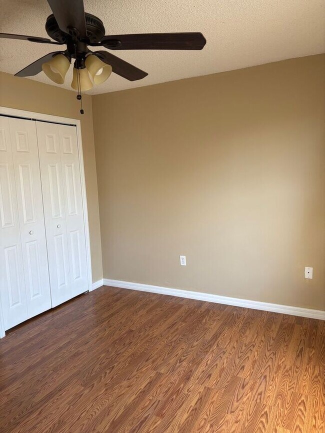 Building Photo - Single Family Home in Poinciana