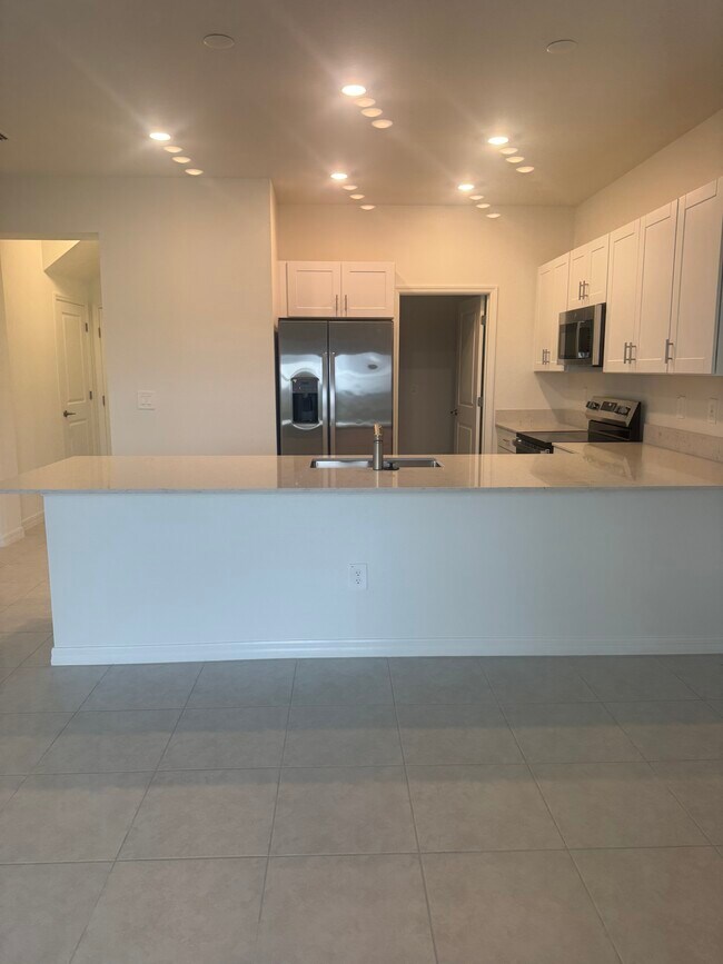 Building Photo - 9272 Bonita Mar Dr