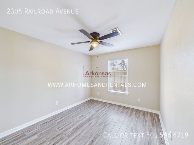 Building Photo - 2306 Railroad Ave