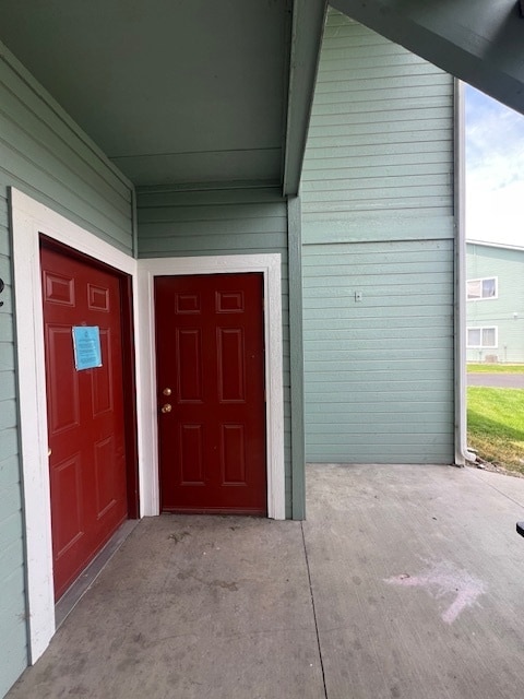 Building Photo - 2 bed 1 bath near NNU and close to downtow...