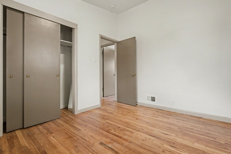 Building Photo - 450 Elm Ct