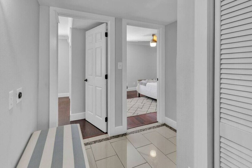 Building Photo - 103 Old Ferry Rd