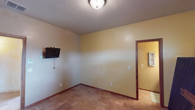 Building Photo - Furnished 5-Bedroom Home with Indoor Pool & Amenities