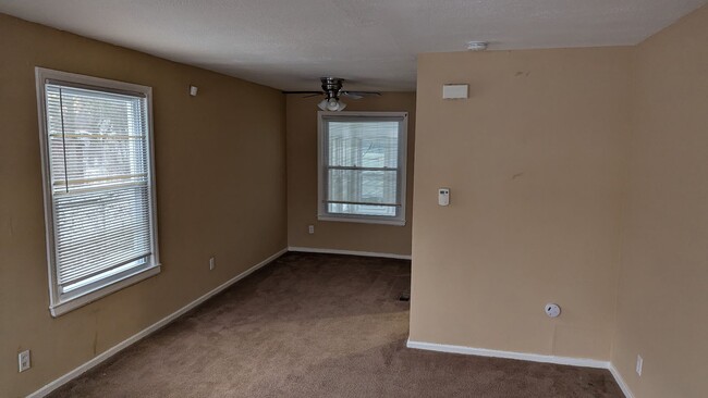 Building Photo - Nice 2 bedroom unit