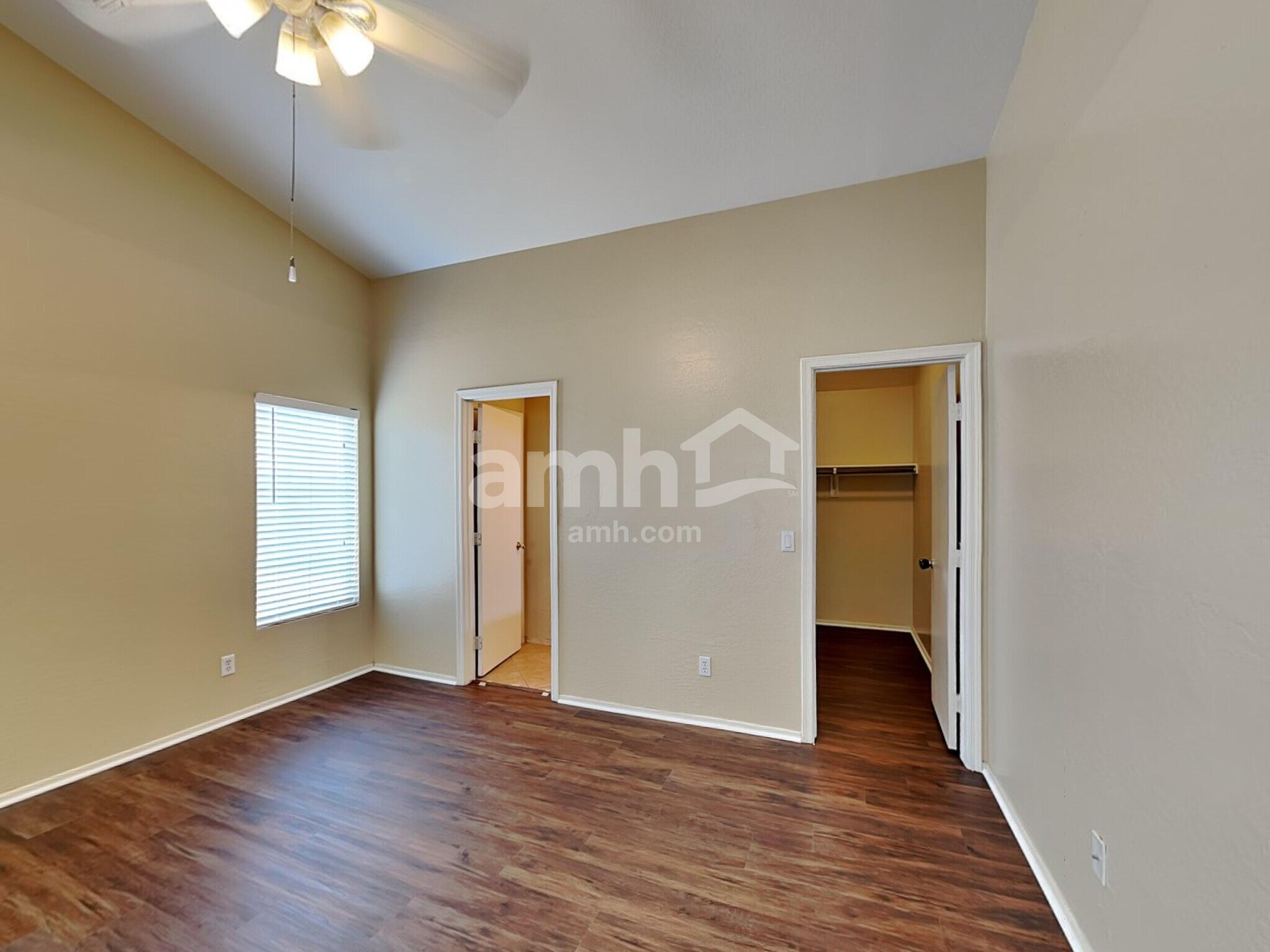 Building Photo - 17180 W Port Royale Ln