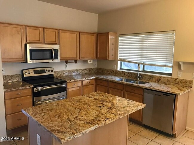 Building Photo - 2037 E Riviera Dr