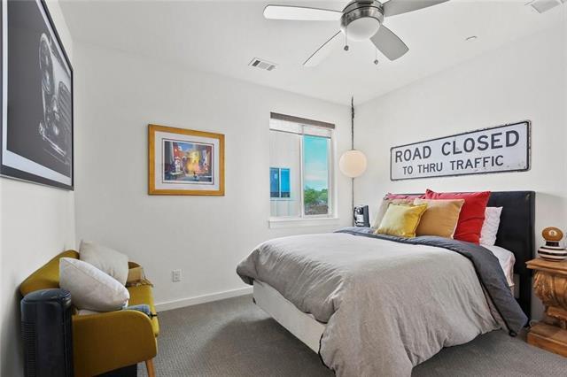 Building Photo - 1911 Summit Ave