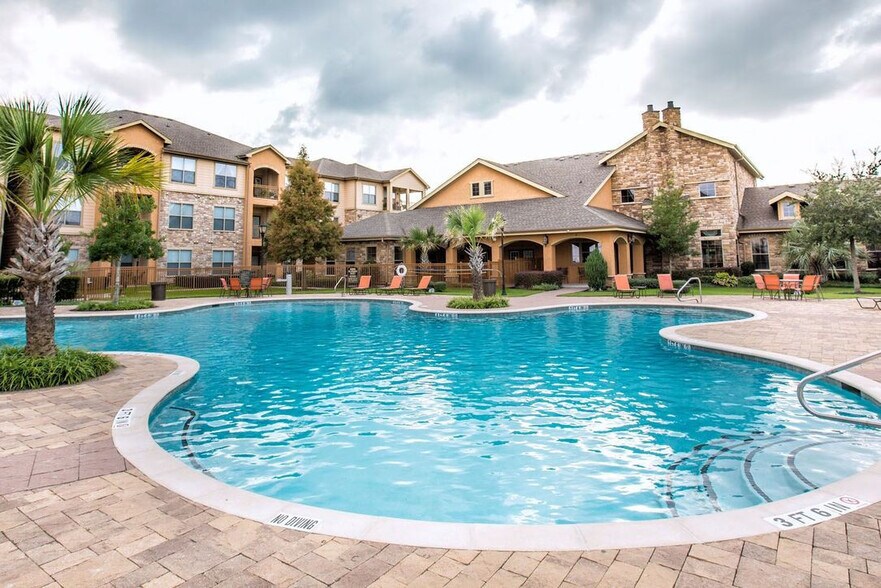 PARK AVENUE AT BOULDER CREEK 11575 Pearland Pky Houston TX 77089