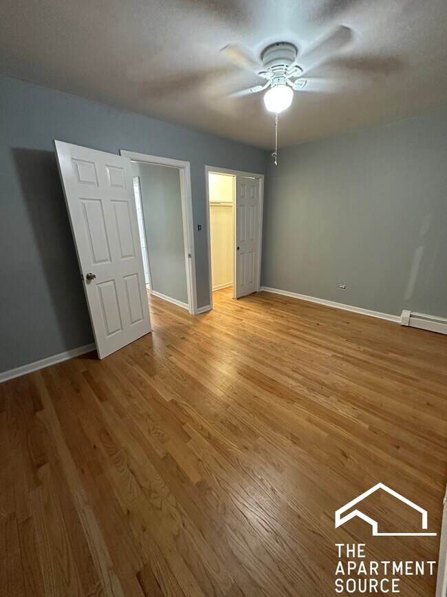 Building Photo - 8504 Waukegan Rd