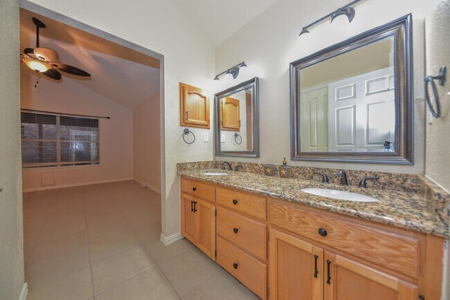 Building Photo - 1372 Michelangelo Dr