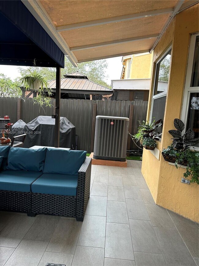 Building Photo - 8548 SW 166th Pl