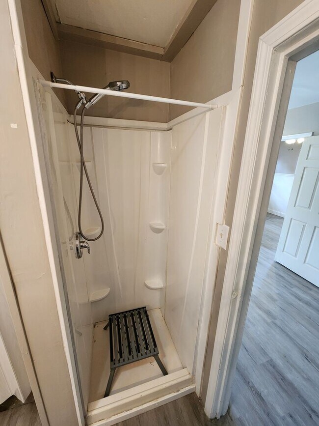 Building Photo - 534 Park Ave