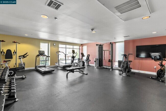 Building Photo - 555 Ygnacio Valley Rd