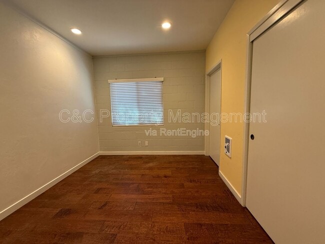 Building Photo - 617 Water St