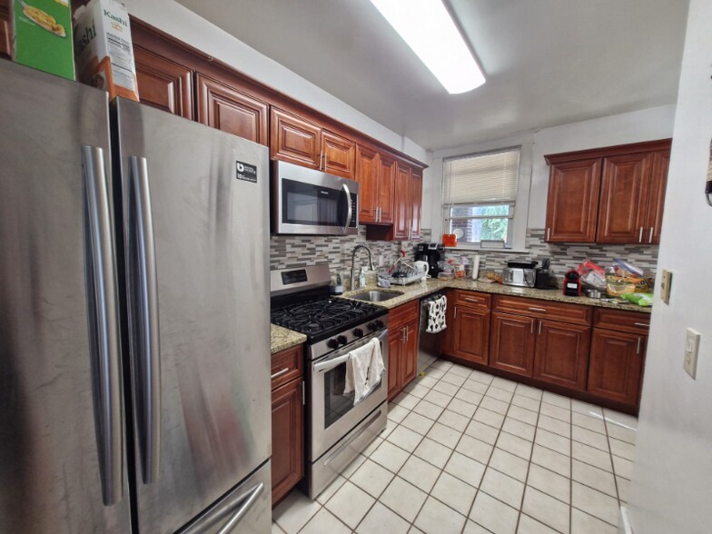Building Photo - 3514 Beechwood Blvd