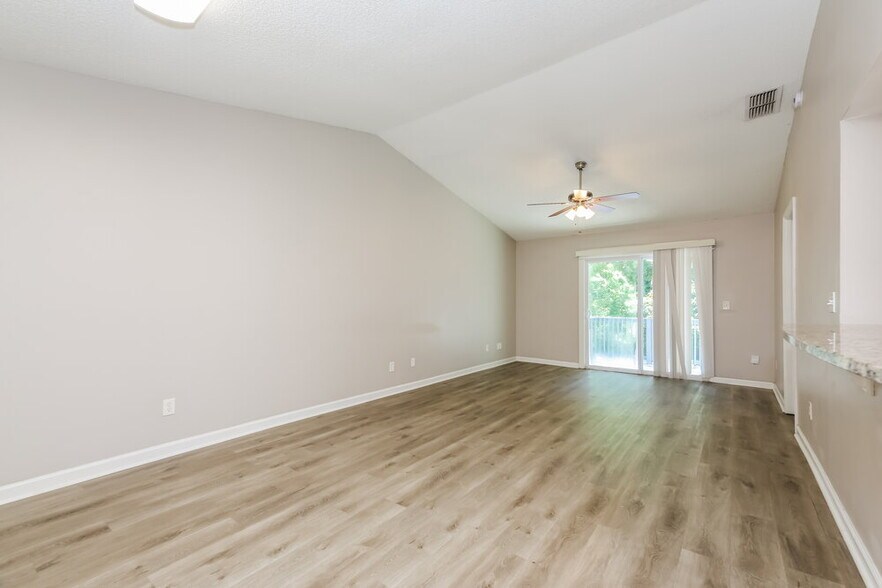 Building Photo - 282 Aquarius Cir W
