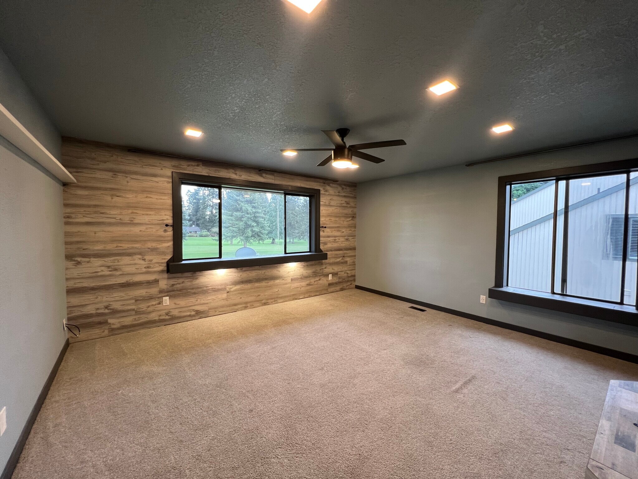 Building Photo - 20647 NW Lapine Way