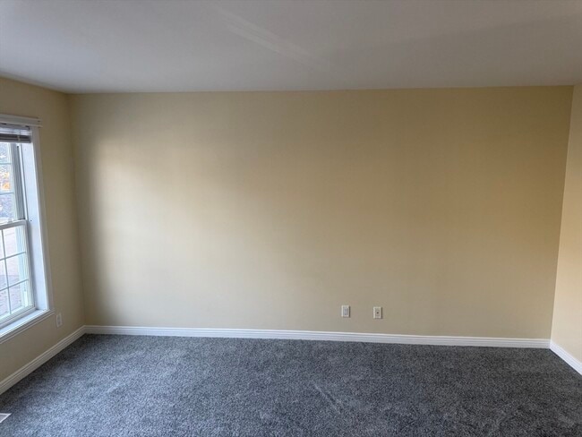 Building Photo - 8 Intervale Ct