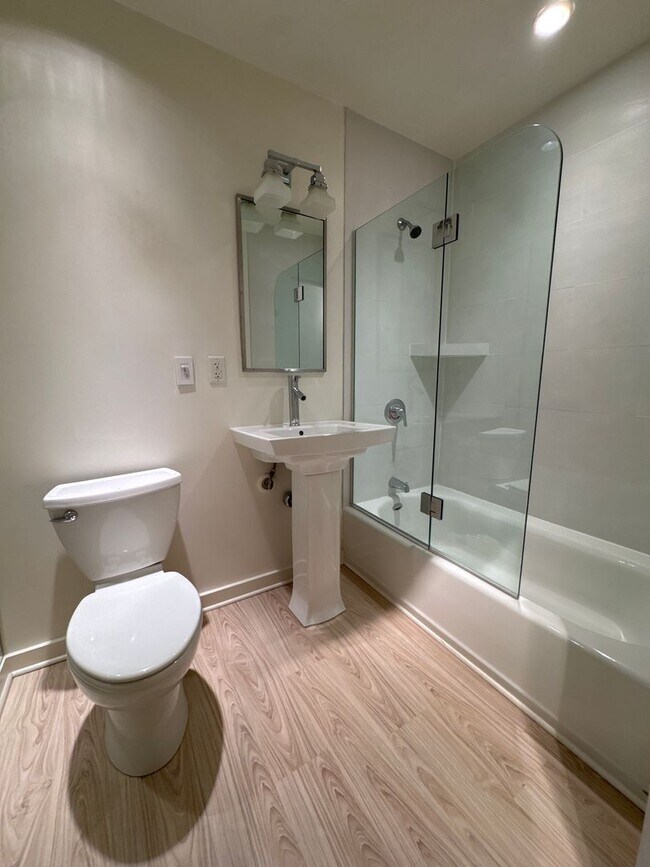 Building Photo - Iconic Kress Building 2BR Condo with Parking & Sound Panels