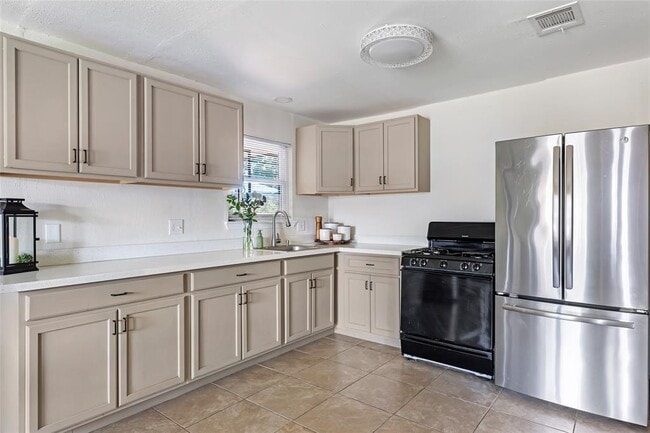 Building Photo - 8719 Brackley Ln