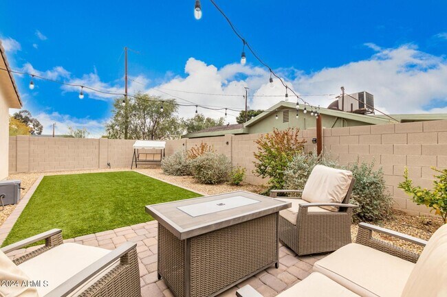 Building Photo - 2647 E Contention Mine Rd