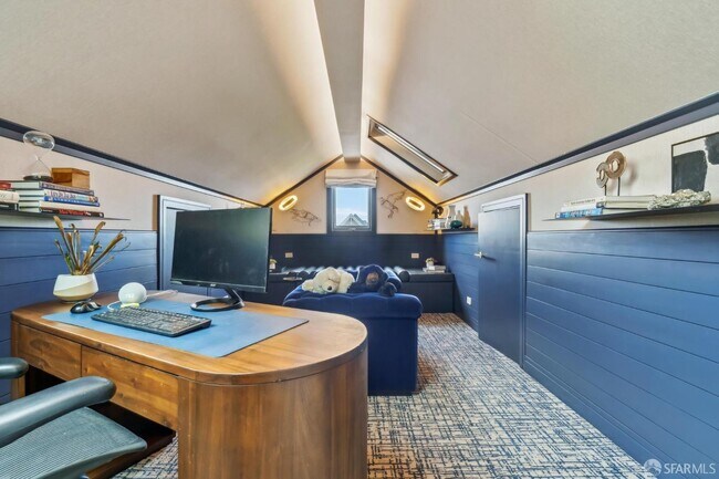 Building Photo - 7 Seymour St