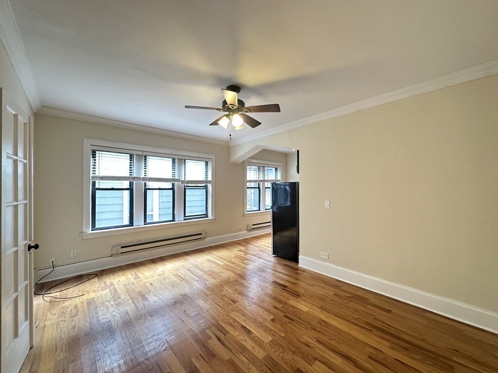 Building Photo - 4743 N Hermitage Ave