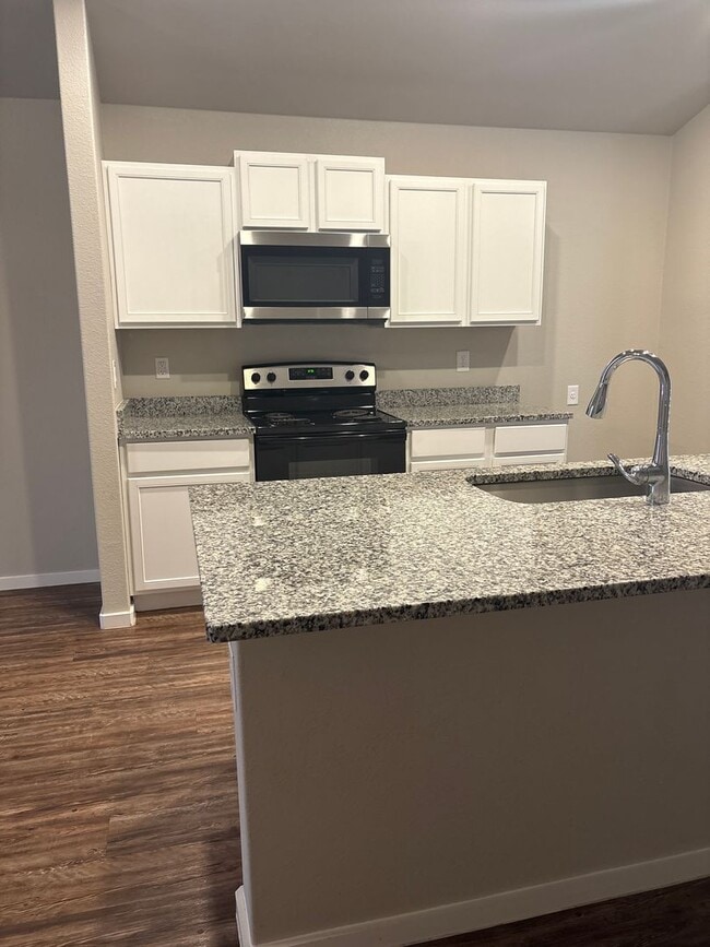 Building Photo - Half off the 1st month's rent!!